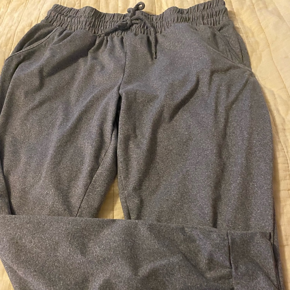 Women’s joggers with drawstring